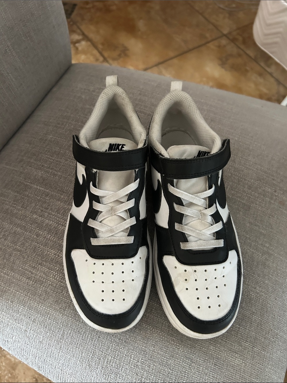 Nike Kids Black and White Velcro Low-Top Sneakers